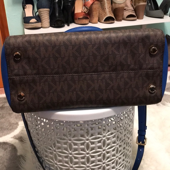 Michael Kors Ciara Large Top Zip Satchel - Picture 4 of 8